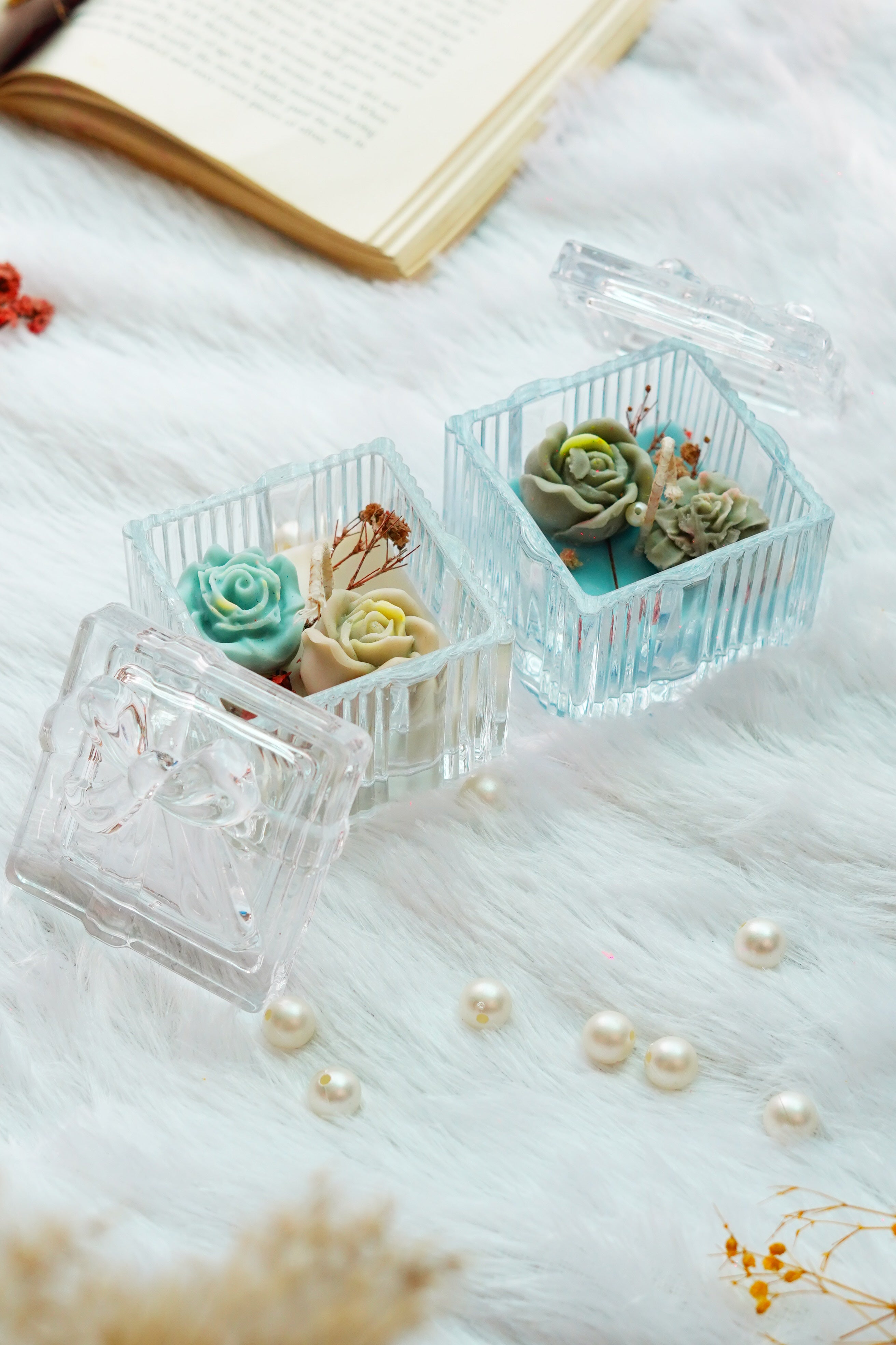 Set of 2 Floral Candles | Square Glass Crockery | Pearl Decor