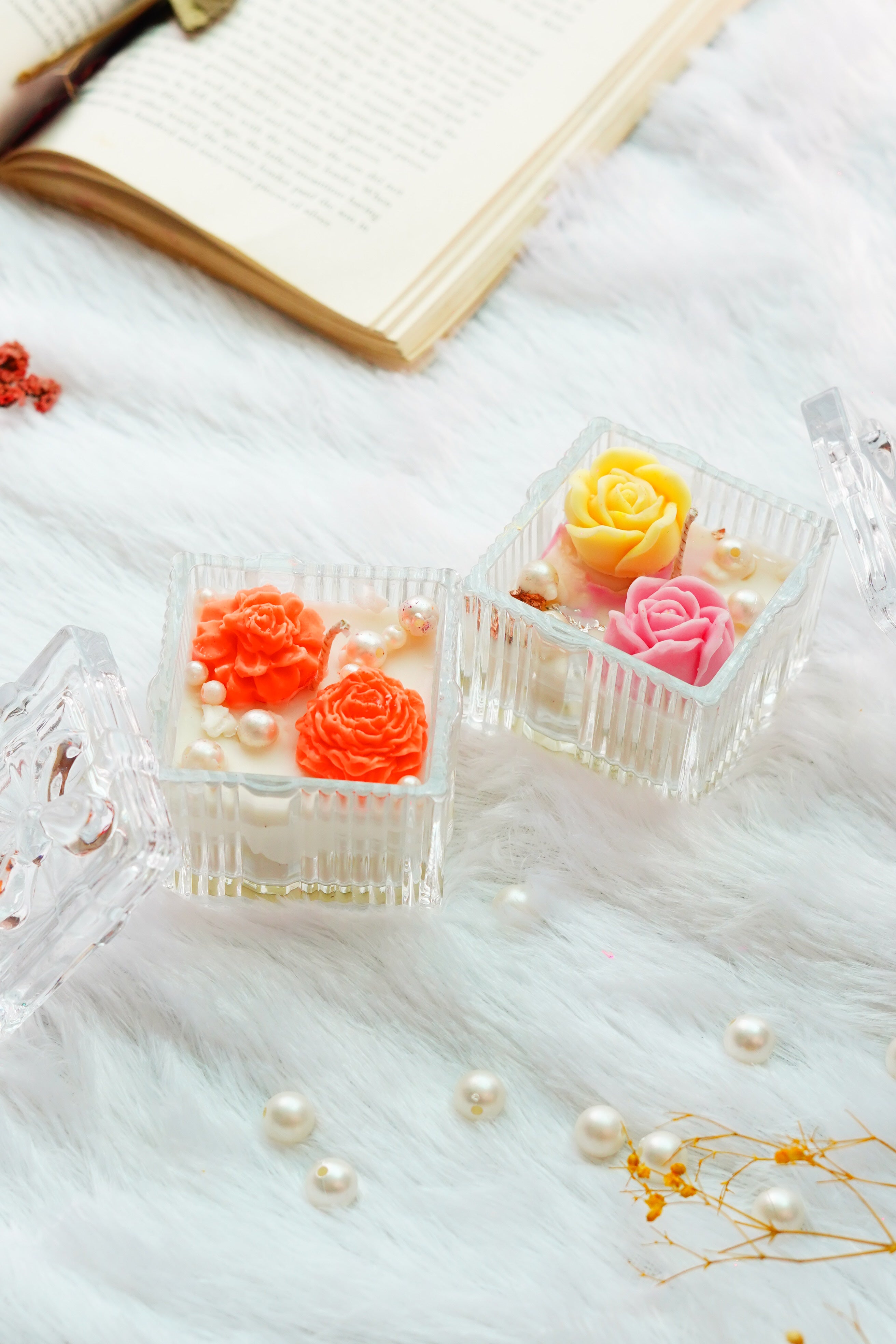 Set of 2 Floral Candles | Pearl Decor | Glass Crockery with Lid