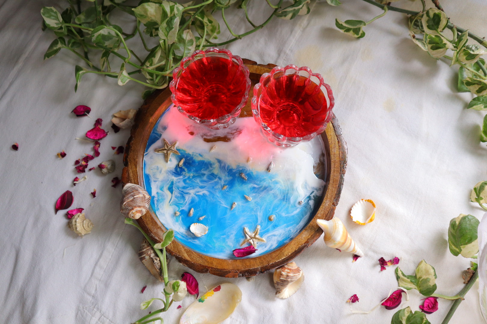 Epoxy Ocean Wooden Circular Tray  with handmade star fish | Epoxy Tray |  Beach Theme Resin Serving Tray