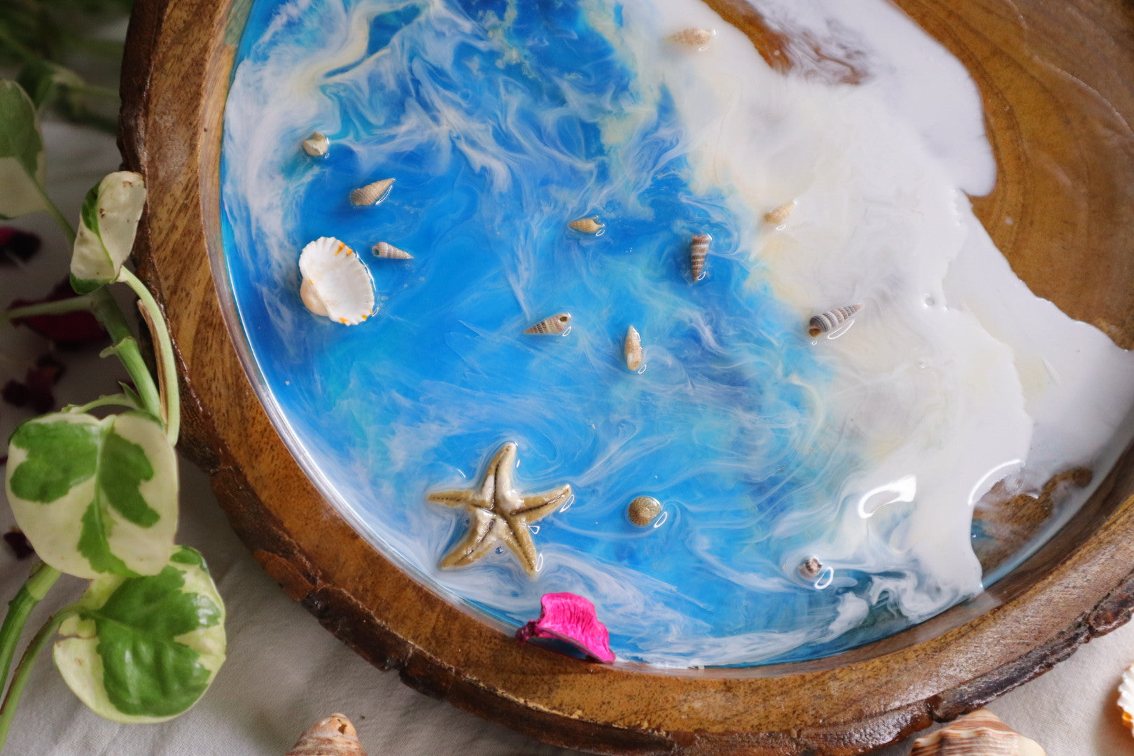Epoxy Ocean Wooden Circular Tray  with handmade star fish | Epoxy Tray |  Beach Theme Resin Serving Tray