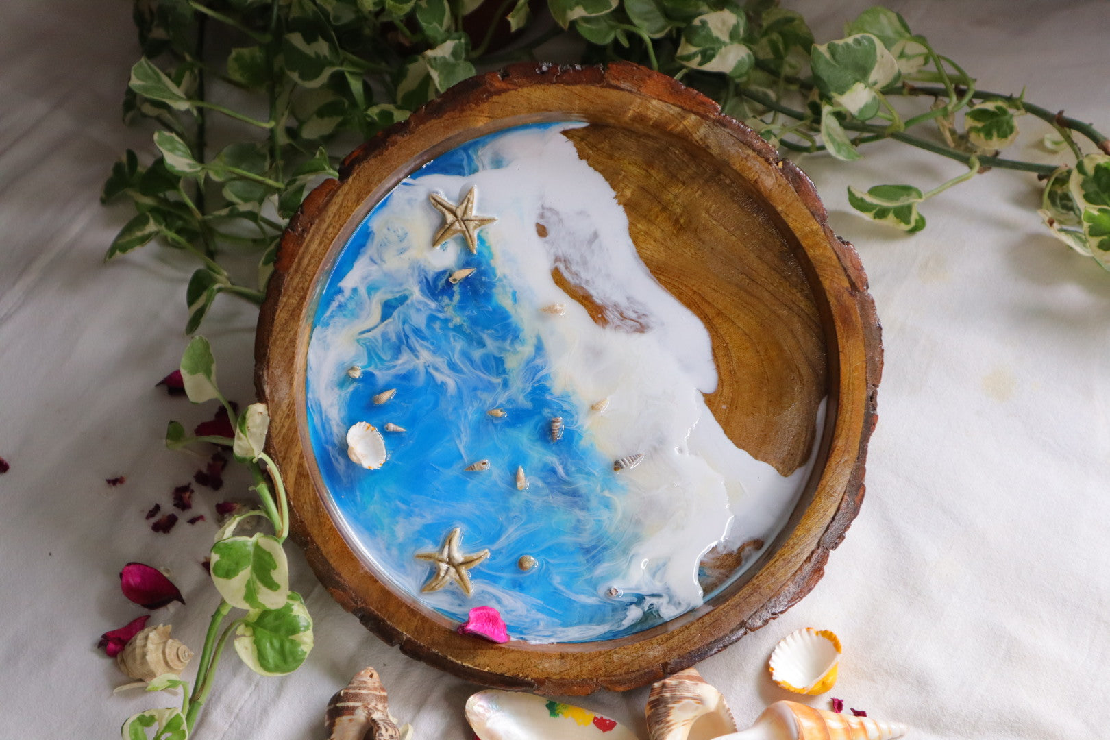 Epoxy Ocean Wooden Circular Tray  with handmade star fish | Epoxy Tray |  Beach Theme Resin Serving Tray