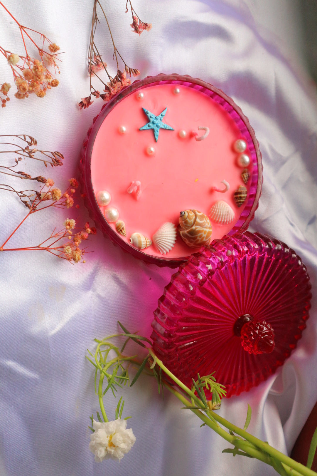 4.5 Inches Diameter | Handmade Scented Candle | Pearl and Shell Decor in Pink Crockery